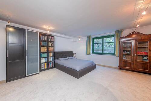 Wohnlich ausgeb. Raum - 