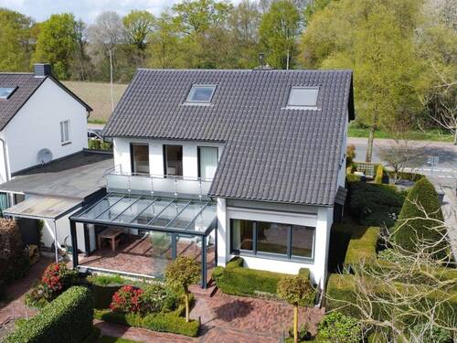 Haus Luftbild - Modernisiertes Einfamilienhaus mit großzügigem Garten im Universitätsklinikviertel