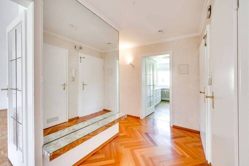 Diele - 3 Zimmer Etagenwohnung zum Kaufen in München