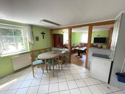 Wohnung 02 - Küche mit Esse- und Wohnbereich - 