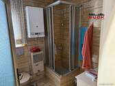 Bad mit Dusche - 