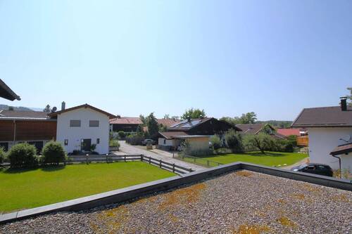 OG Ausblick - Dach Garage - *Stattliches Haus mit 2 WOHNUNGEN - die Wohnungen können auf Wunsch auch einzeln gekauft werden .*