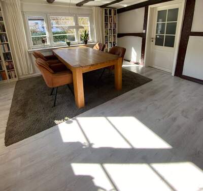 Teilansicht vom Esszimmer - 