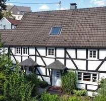 Historisches Fachwerkensemble im Herzen von Gummersbach – Einfamilienhaus mit separatem Gästehaus