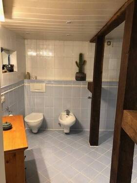 Teilansicht vom Badezimmer - 