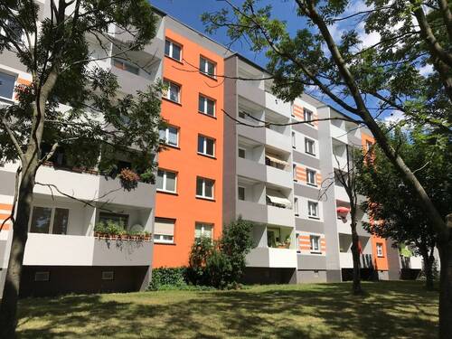 Außenansicht - 3 Zimmer Etagenwohnung zur Miete in Bitterfeld-Wolfen