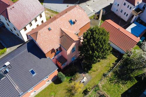 Hofansicht - 6 Zimmer Mehrfamilienhaus, Wohnhaus in Elstra