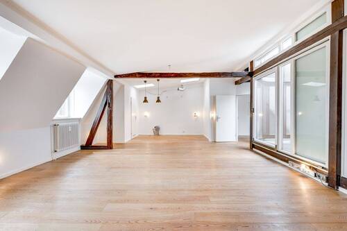 Wohnbereich - AIGNER - Helle Dachterrassenwohnung über den Dächern von Haidhausen