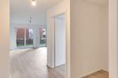 Diele mit Blick in den Wohnbereich - 