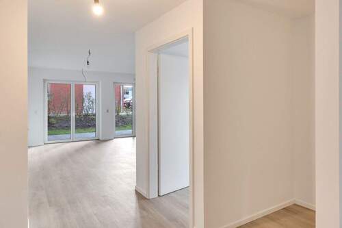 Diele mit Blick in den Wohnbereich - 