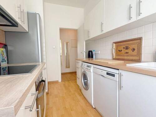 EBK mit EL-Geräten - FREIE, TOLLE, HELLE GEMÜTLICHE, WGH. M. GR. EBK UND BALKON IN GRÜNLAGE U. 10 MIN. FUSSWEG Z. TEMPELH. FELD