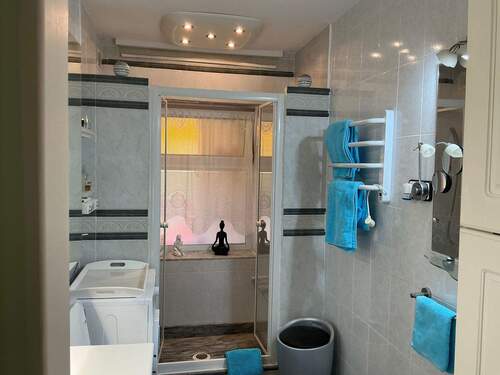 Ebenerdige Dusche im Bad - 