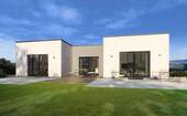 Hausansicht - MODERNER BUNGALOW ZUR FREIEN ENTFALTUNG