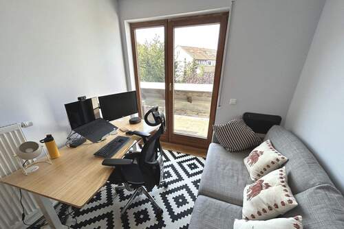 OG Zimmer mit Zugang zur Loggia - 
