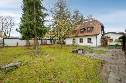 Grundstück - AIGNER - Großzügiges Grundstück mit Altbestand in ruhiger und sehr zentraler Lage in Neufahrn!