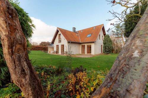Gartenansicht - Landhaus mit Einliegerwohnung und Streuobstwiese