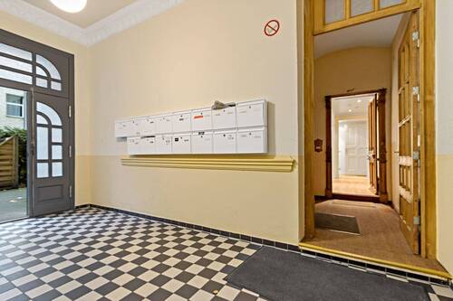 Durchgang Haus II - 4 Zimmer Etagenwohnung zum Kaufen in Berlin