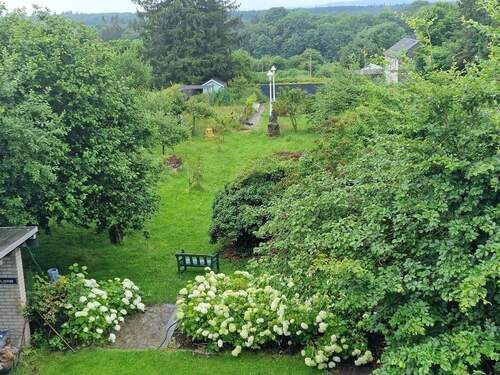 Grüne Oase mit Blick in die Eifel - 