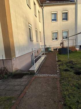 Gebäudeansicht hinten.jpg - 3 Zimmer Etagenwohnung zum Kaufen in Bitterfeld-Wolfen