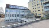 Hinteransicht mit Auffahrt - 
