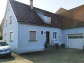 Außenansicht / großer Hof - Einfamilienwohnhaus mit großzügigem Nebengebäude