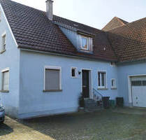 Einfamilienwohnhaus mit großzügigem Nebengebäude - Niederstetten