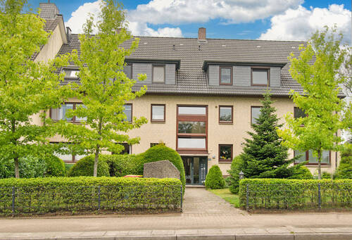 Gepflegtes Mehrfamilienhaus in Hummelsbüttel - Zentrale Lage in Hummelsbüttel - Helle Eigentumswohnung mit Tiefgaragenstellplatz