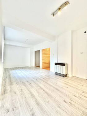 Wohnzimmer - 1 Zimmer Etagenwohnung zur Miete in Düsseldorf