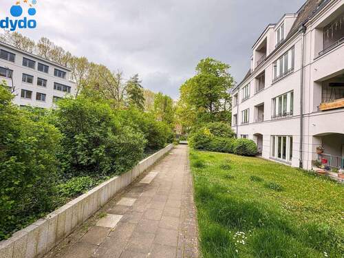 Innenhof - Wohntraum mit Stellplatz erwartet Sie in wunderbarer City-Ost-Lage