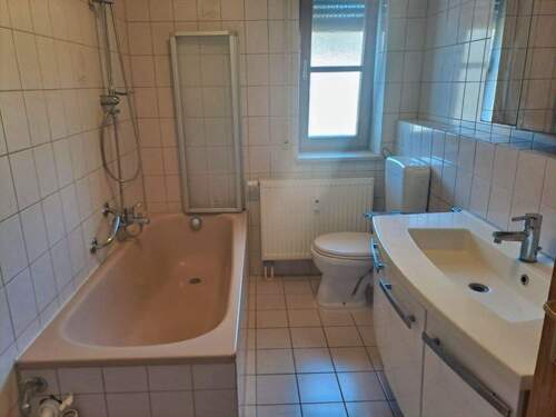 Badezimmer - 3 Zimmer Etagenwohnung in Pfarrkirchen