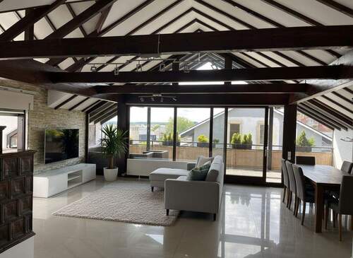 Wohnzimmer - Dachgeschosswohnung mit viel Licht und Aussicht