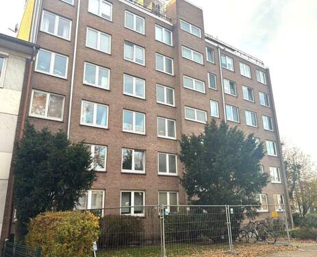 Straßenansicht Wohnhaus - 