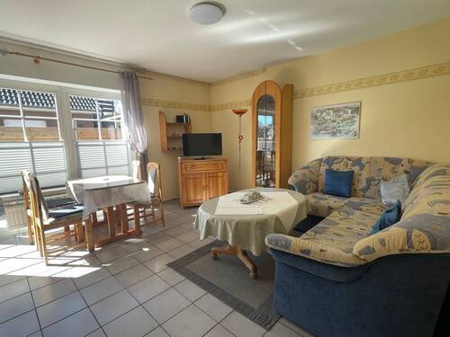 Wohnung EG Wohn-Essbereich - 8 Zimmer Mehrfamilienhaus, Wohnhaus in Fehmarn / Petersdorf