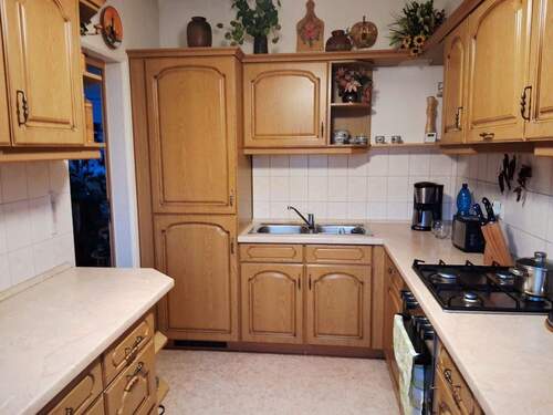 Einbauküche - 3 Zimmer Etagenwohnung zur Miete in Zeitz