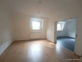 Wohnzimmer - Duisburg-Alt-Hamborn, Kampstraße 63 - Frisch renovierte 2 Zimmer-Wohnung im 3.OG ab Juni 2026 mieten !!