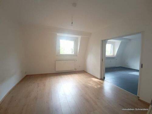 Wohnzimmer - Duisburg-Alt-Hamborn, Kampstraße 63 - Frisch renovierte 2 Zimmer-Wohnung im 3.OG ab Juni 2026 mieten !!