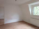 Wohnzimmer - 2 Zimmer Etagenwohnung zur Miete in Duisburg