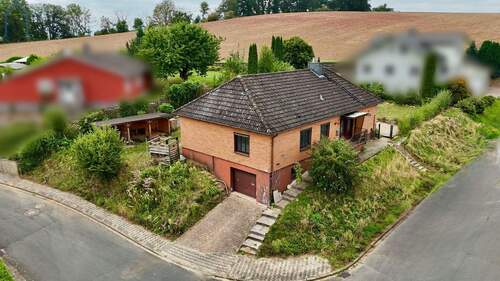 Hausansicht - 6 Zimmer Einfamilienhaus in Einbeck