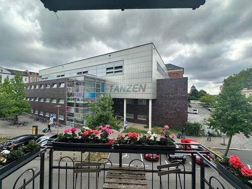 Balkon Strraße.jpg - 