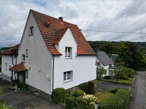 Außenansicht vom Wonhaus - 4 Zimmer Mehrfamilienhaus, Wohnhaus in Wiehl
