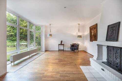 Fußbodenheizung und gläsernem Erker - 