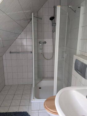 Badezimmer mit Fenster - 