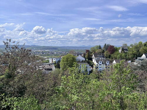 Ausblick über das Rheintal - Panoramablick & Idylle: 3-Zimmer-DG-Wohnung in Vallendar - ab sofort frei