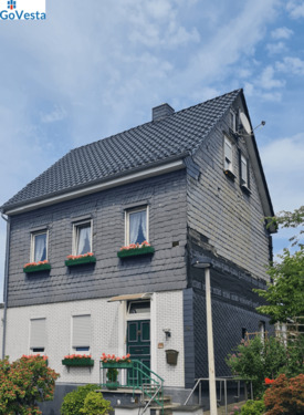 Hausfront - 9 Zimmer Mehrfamilienhaus, Wohnhaus zum Kaufen in Solingen