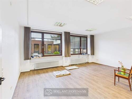 Büroraum 4 - Perspektive 1 - 