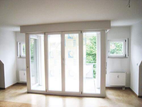 Wohnzimmer - 3 Zimmer Etagenwohnung zur Miete in Köngen