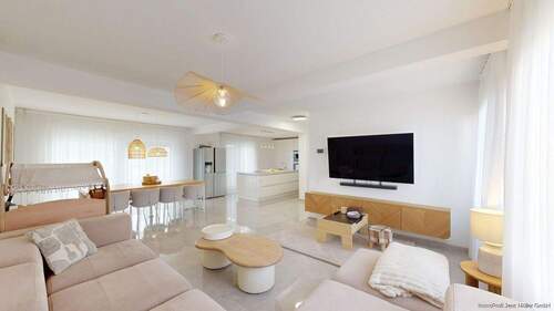 Offener Wohnbereich mit 50 qm und Blick zur Küche - 4 Zimmer Doppelhaushälfte zum Kaufen in Hamm