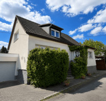 Ihr neues Zuhause: Einfamilienhaus mit Garten in ruhiger Lage von C-Adelsberg - Chemnitz Ihr neues Zuhause: Einfamilienhaus mit Garten in ruhiger Lage von C-Adelsberg - Chemnitz