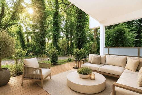 schöne Abende im Grünen - Traum im Grünen: Großzügige, modernisierte 2-Zimmer-Erdgeschosswohnung mit Terrasse