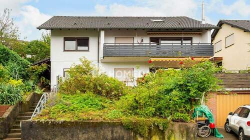 Außenansicht 2 - Kein Kompromiss, sondern Charakter: 3-Zimmer im DG & Stellplätze